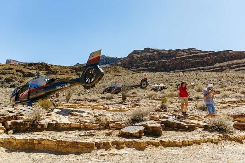 Billet Au départ de Las Vegas : Tour du Grand Canyon en hélicoptère avec champagne