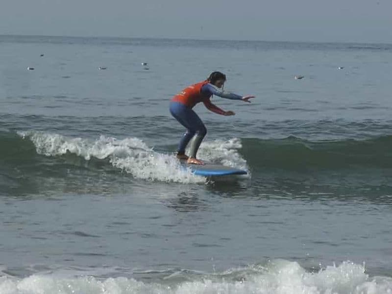 Billet Porto : Cours de surf privé pour une personne à la plage de Matosinhos