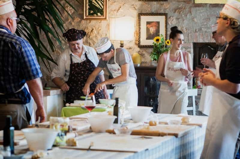Billet Campagne de Sienne : cours de cuisine dans une véritable ferme toscane