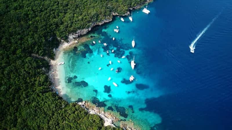 Billet Au départ de Lefkimmi : Sivota, le lagon bleu et une croisière en hors-bord dans une grotte