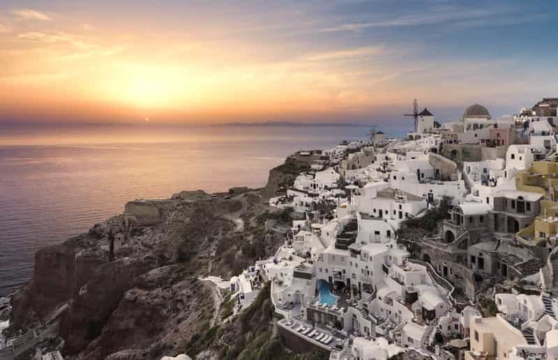 Billet Santorin : Croisière romantique au coucher du soleil sur la Caldera avec dîner