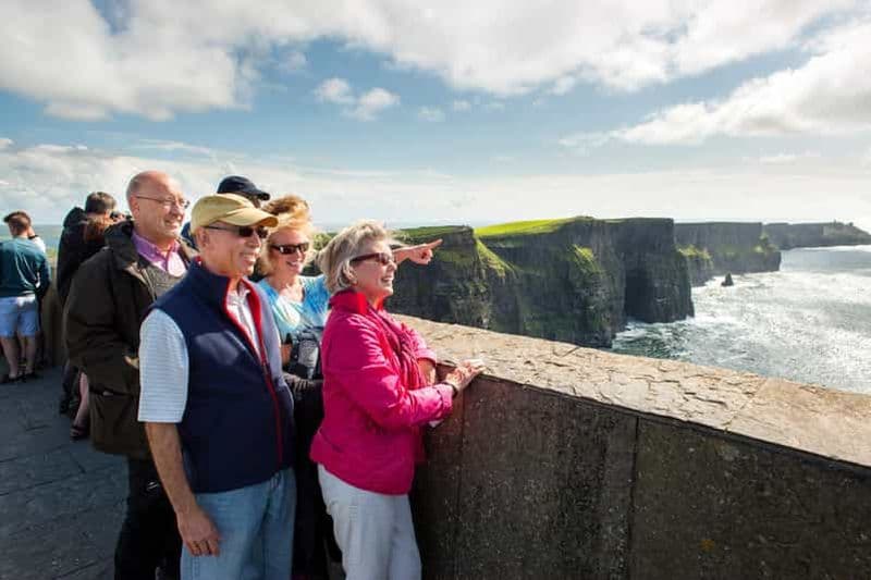 Billet Dublin : Excursion d'une journée aux falaises de Moher, à Ennis et au château de Bunratty