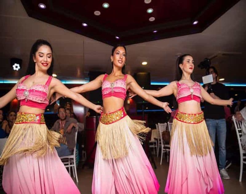 Billet Istanbul : Dîner-croisière et spectacles de danse avec table privée
