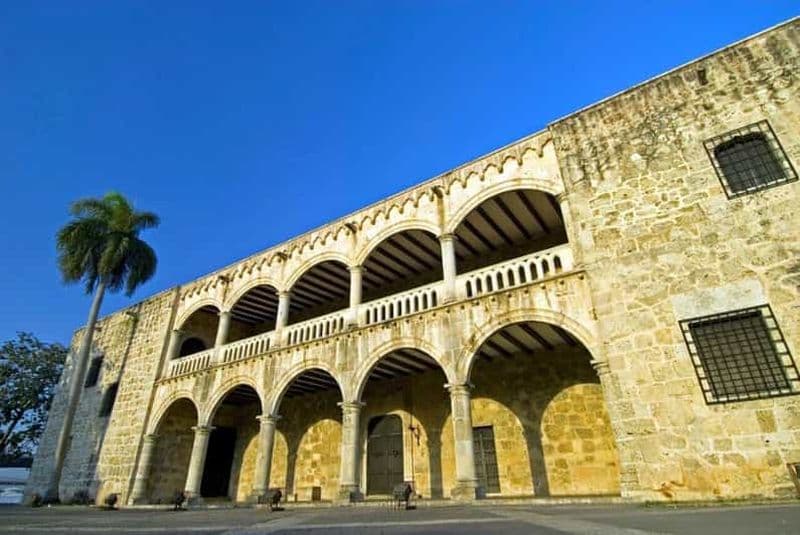 Billet Zone Coloniale : Visite Historique avec visite du Phare de Colomb et du Parc Tres Ojos