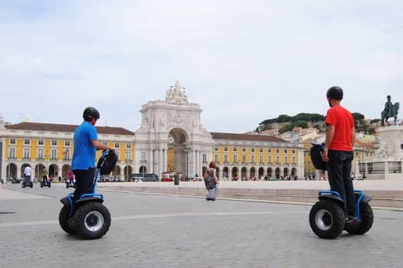 Billet Lisbonne : visite en Segway privée d'une heure et demie du château
