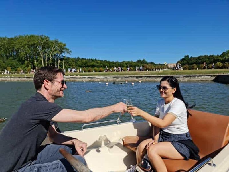 Billet Versailles : visite en voiturette de golf dans les jardins, promenade en barque et champagne