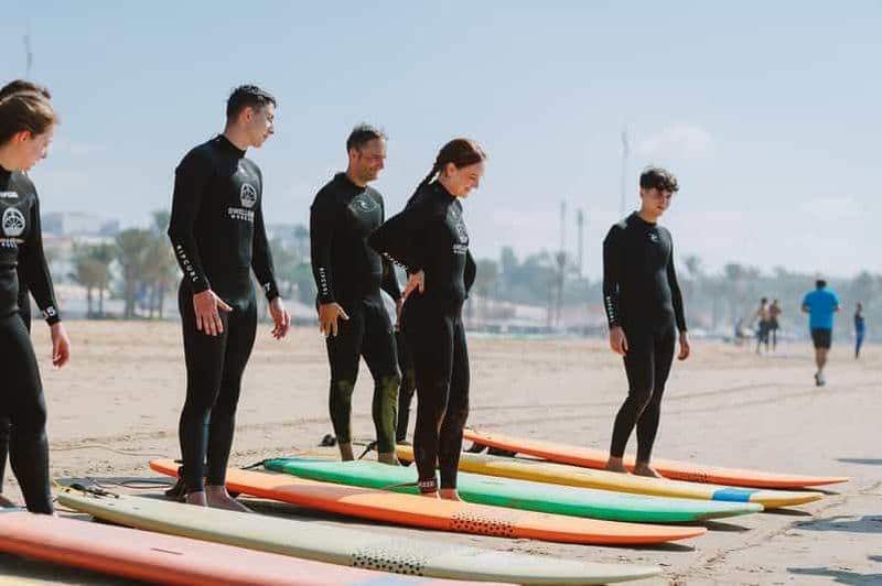 Billet Agadir : cours de surf en petit groupe