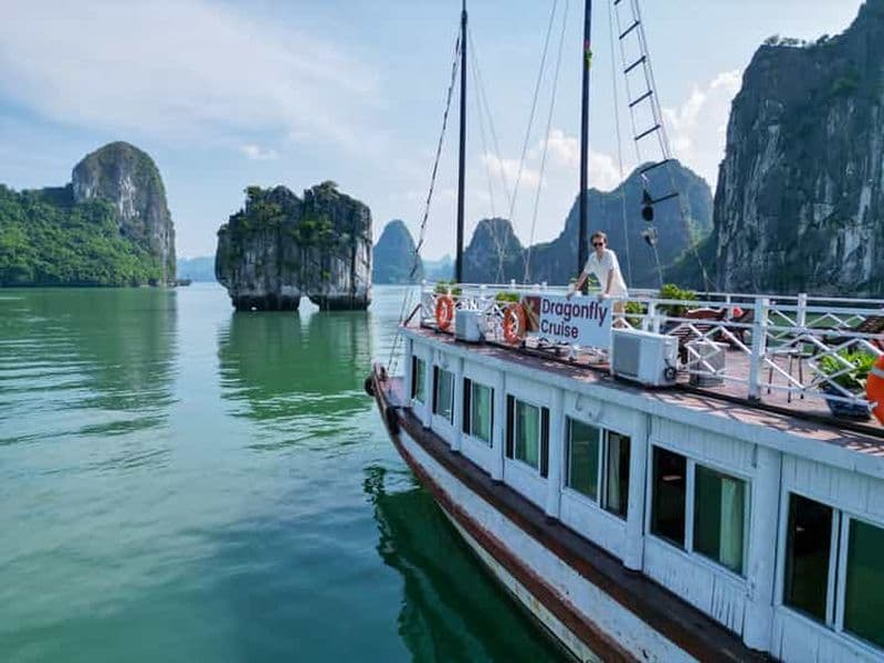 Billet Hanoi : Croisière sur les îles et les grottes de Ha Long avec déjeuner et kayak