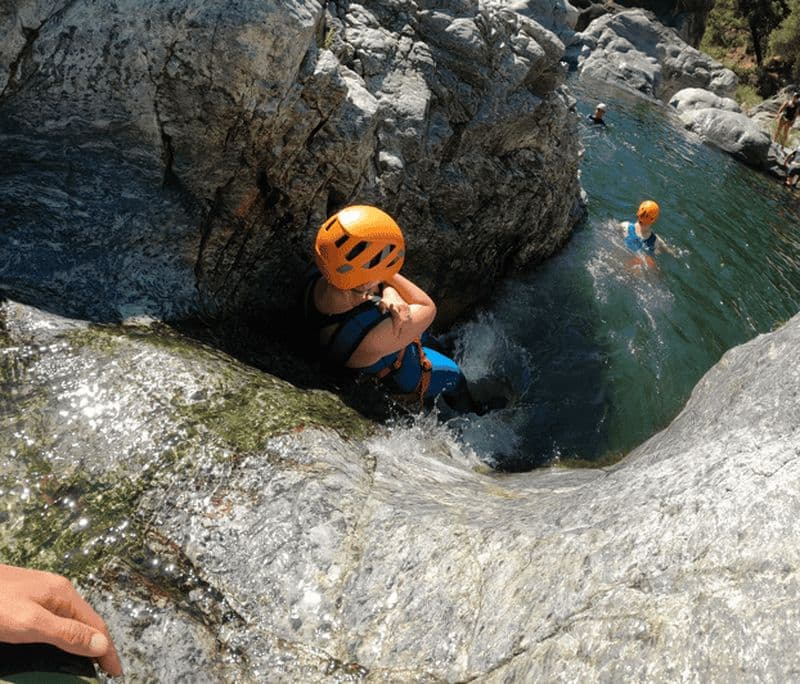 Billet Benahavís : Visite guidée de canyoning sur la rivière Guadalmina