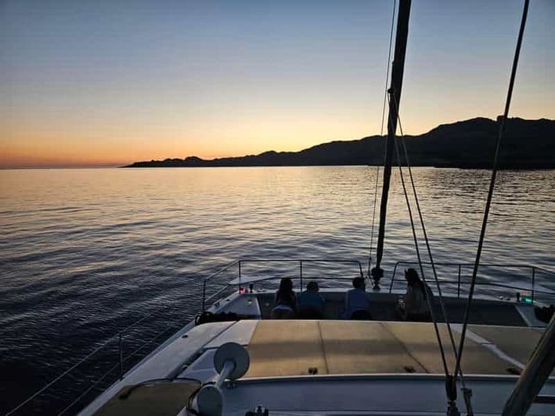 Billet Bonifacio : promenade en catamaran au coucher du soleil et apéritif