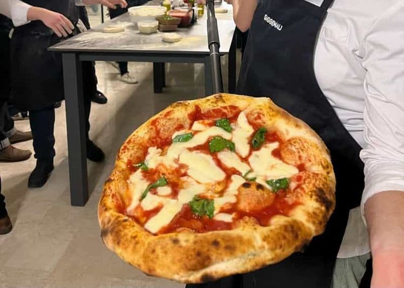 Billet Cours de cuisine sur la pizza et le tiramisu avec dégustation de vins à Milan