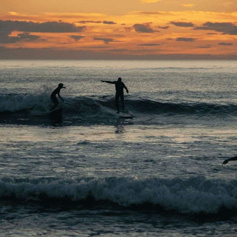 Billet Lisbonne : expérience de surf au coucher du soleil