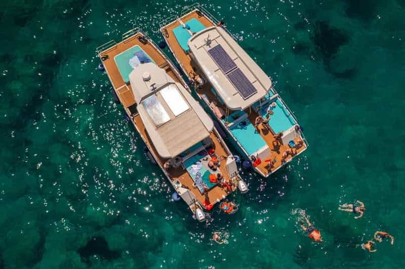 Billet Dubrovnik : Visite de la grotte bleue en catamaran avec boissons et plongée en apnée