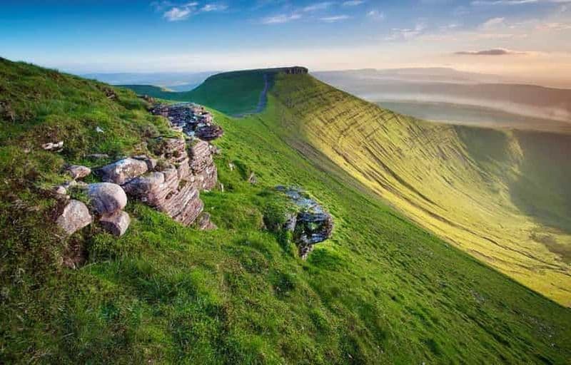Billet Cardiff : visite d'une journée des cascades, montagnes et châteaux
