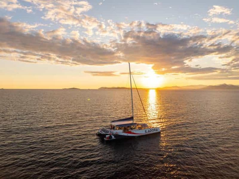 Billet Hyères : Croisière en catamaran au coucher du soleil sur la presqu'île de Giens