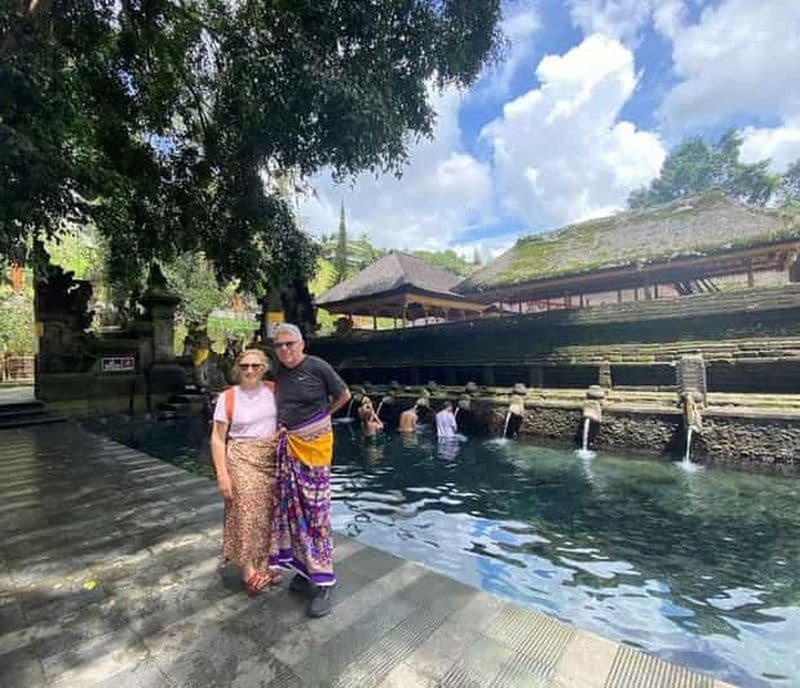 Billet Ubud : visite du temple de Tirta Empul en vélo électrique avec déjeuner