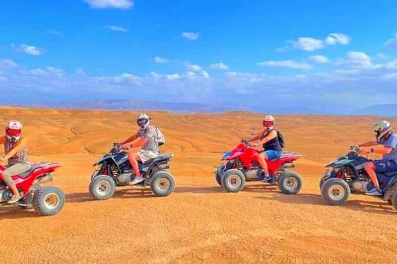 Billet Marrakech : Agafay - Randonnée en quad dans le désert avec dîner et spectacle