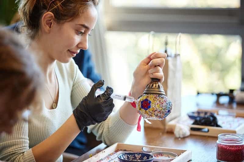 Billet Istanbul : atelier de fabrication de lampes en mosaïque dans un élégant atelier de Galata