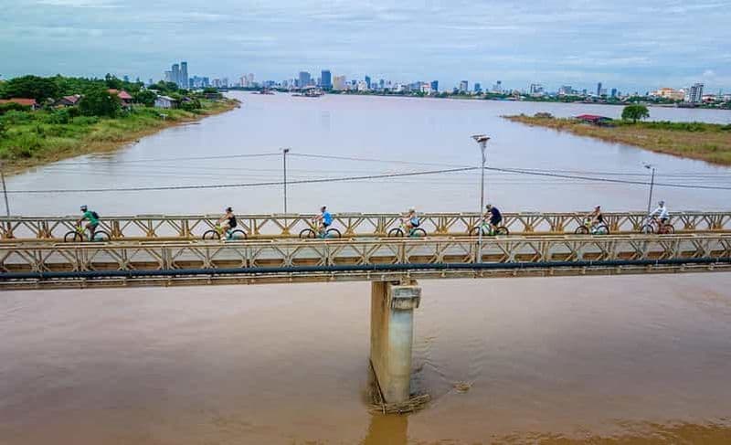 Billet Phnom Penh : visite guidée de l'île de la soie à vélo ou à vélo électrique