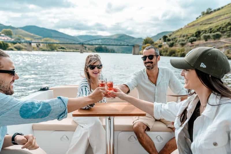Billet Pinhão : Excursion en bateau solaire sur le fleuve Douro avec dégustation de vin