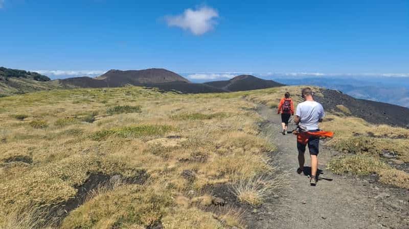 Billet Sicile: excursion en jeep 4x4 sur l'Etna avec grottes de lave et forêts