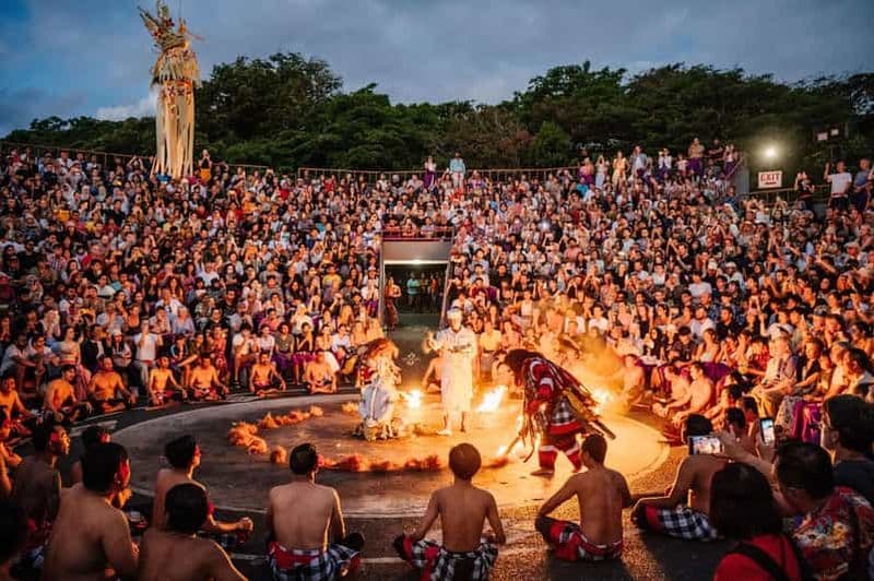 Billet Bali : Plage de Padang, danse du feu d'Uluwatu Kecak et visite de Suluban