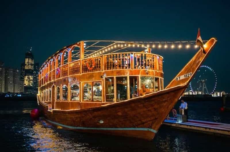 Billet Clair de lune sur la marina Une croisière traditionnelle en boutre