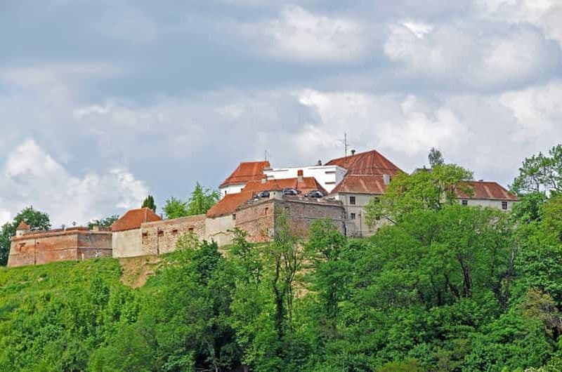 Billet Visite de la ville de Brasov, citadelle de Rasnov et grotte de Valea Cetatii