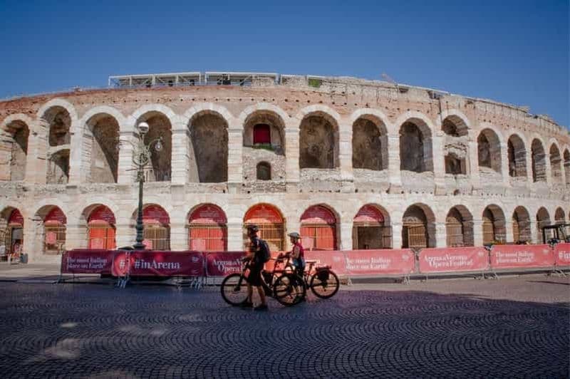 Billet Visite de Vérone en vélo électrique : centre-ville et vues panoramiques