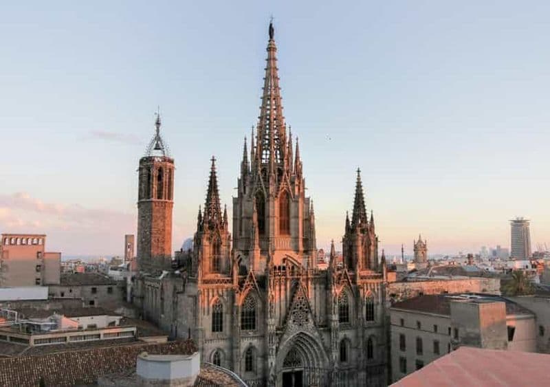 Billet Barcelone : visite privée de la cathédrale avec accès au toit