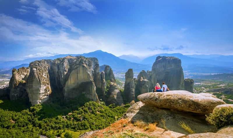 Billet Athènes : Excursion d'une journée complète à Meteora avec un guide de la région et un déjeuner grec
