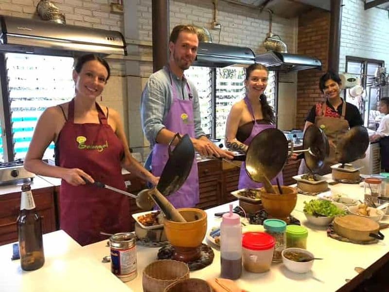 Billet Chiang Mai : Cours de cuisine en soirée et visite du marché local