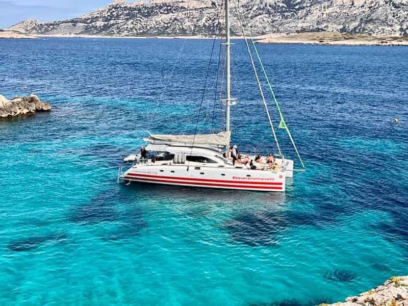 Billet Marseille : Croisière en catamaran dans les Calanques, pique-nique et baignade