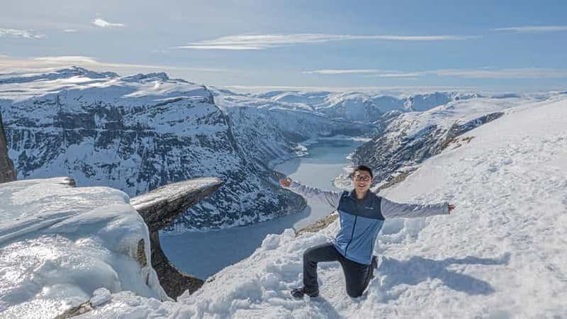 Billet Odda : Randonnée hivernale en raquettes à Trolltunga