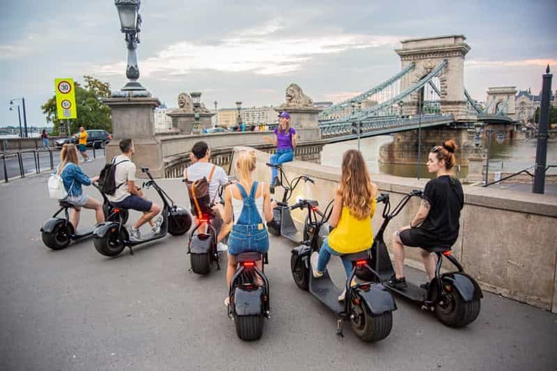 Billet Budapest : E-Scooter Top Sights Tour avec le Bastion des Pêcheurs
