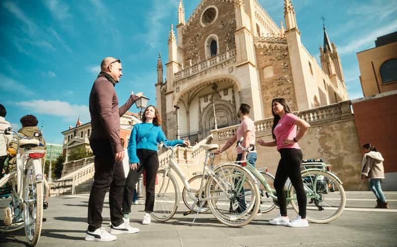 Billet Madrid : visite à vélo vintage des temps forts de la ville (petit groupe)