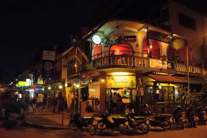 Billet Vientiane : marché nocturne, dîner et discothèque