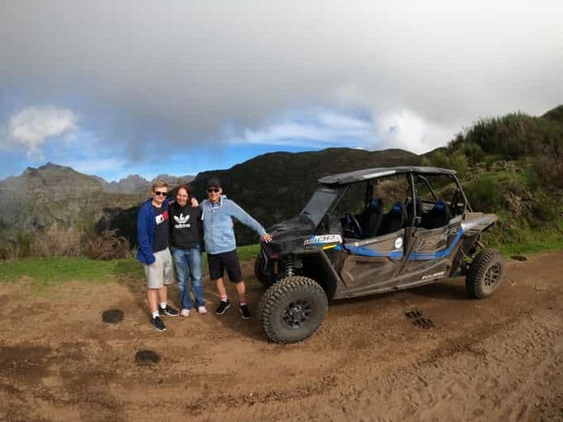 Billet Au départ de Funchal : visite privée en buggy, Skywalk, sentiers et sommets
