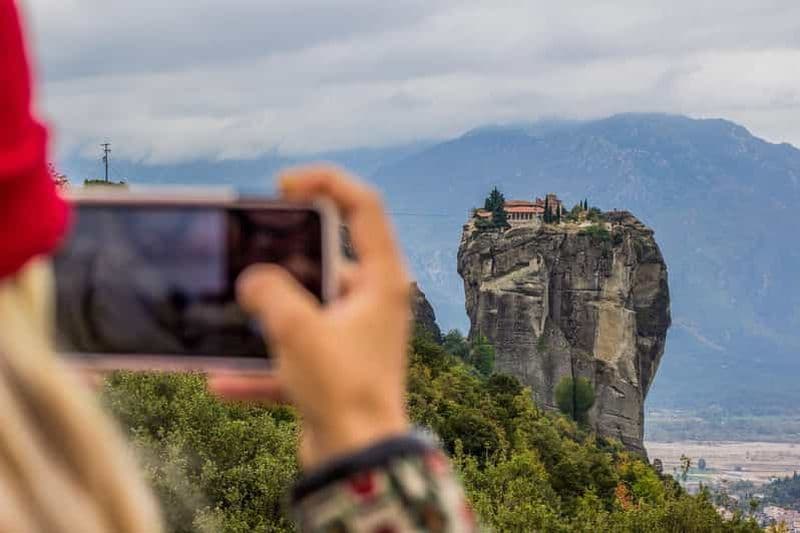Billet Météora : visite d'une demi-journée des monastères de Météora en petit groupe