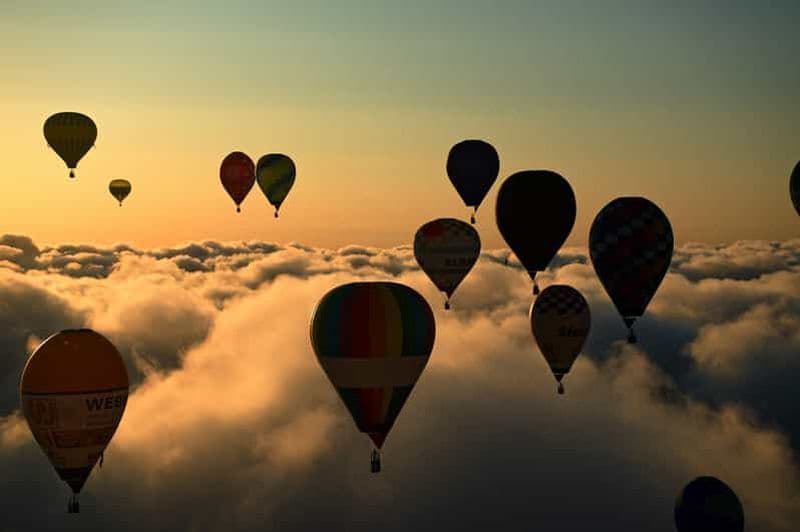 Billet Au départ de Prague : vol privé en montgolfière au château de Karlstejn