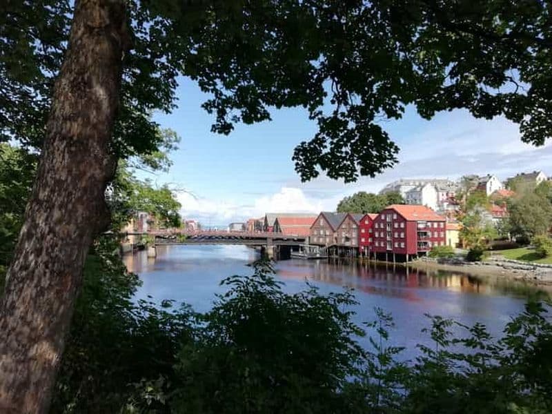 Billet Trondheim : Explorez la ville des rois avec un guide de région