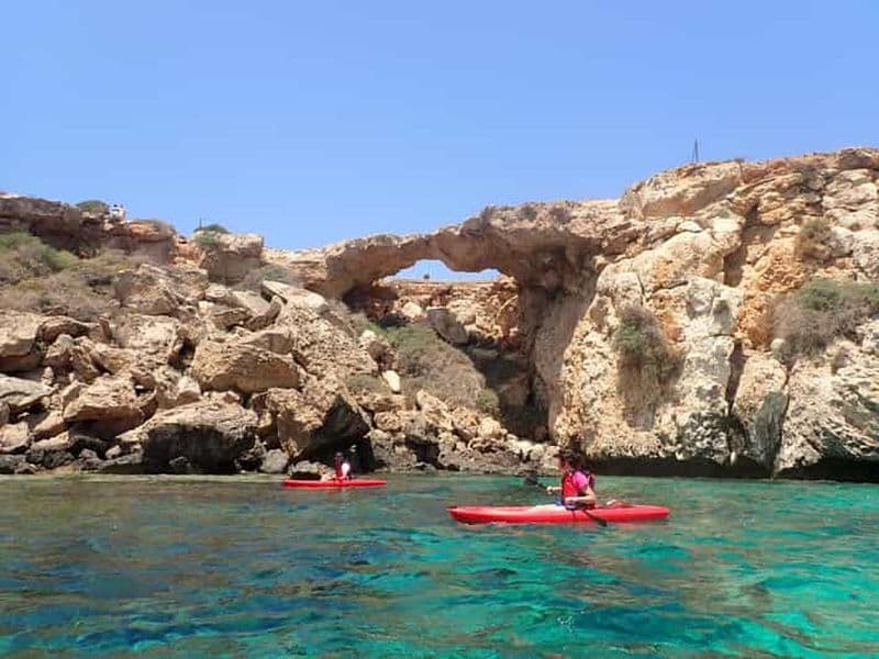 Billet Visite guidée privée de 4 heures en kayak du Cap Greco Oriental