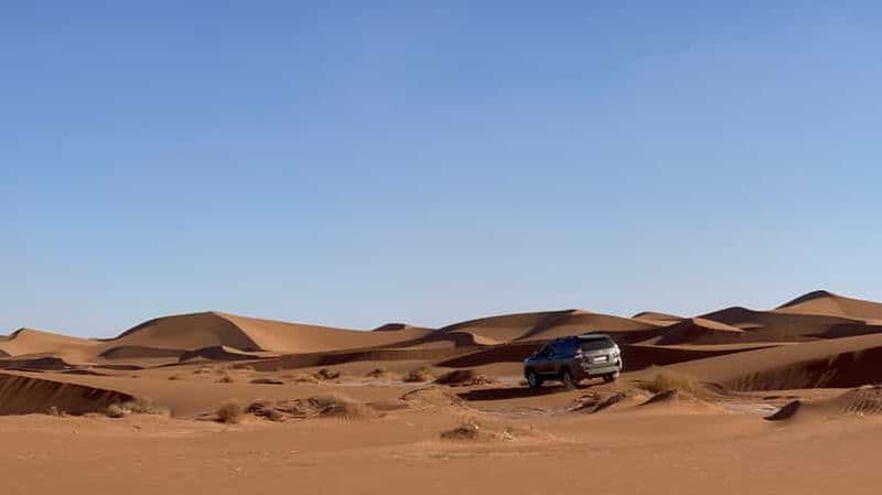 Billet Au départ de Zagora : Excursion d'une journée dans le désert à Erg chigaga & visite d'un 4x4