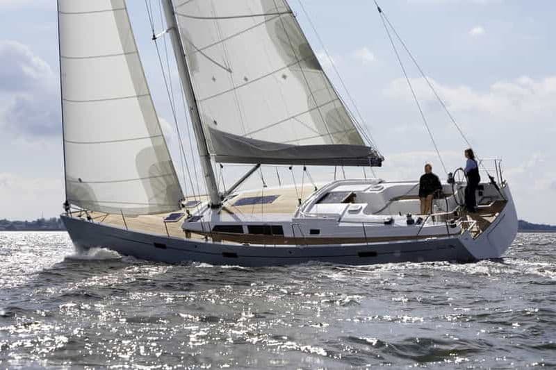 Billet Depuis Héraklion : excursion privée en voilier sur notre Hanse 470