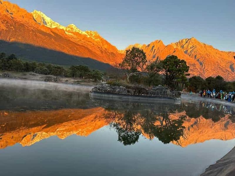 Billet Lijiang : visite de la montagne de neige du Dragon de Jade et de la vallée de la Lune Bleue