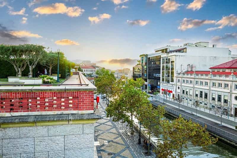 Billet Depuis Porto : Transfert vers Lisbonne avec des arrêts dans 3 villes