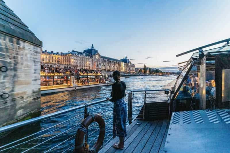 Billet Paris : Dîner-croisière de 3 plats sur la Seine avec musique live