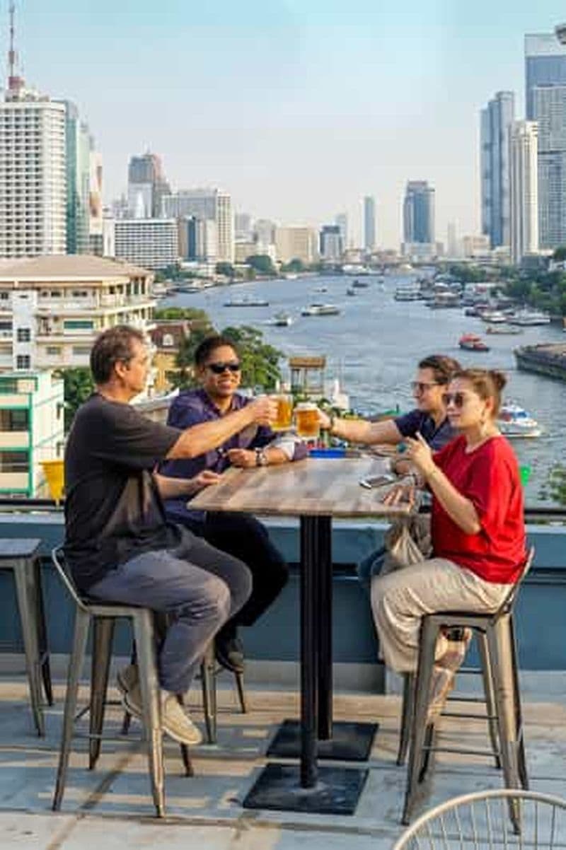 Billet Bangkok : visite de Chinatown avec street art, sky bar et dégustation culinaire