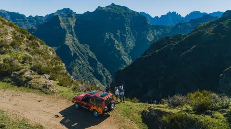 Billet Funchal : Craft Your Adventure, visite privée en jeep avec prise en charge