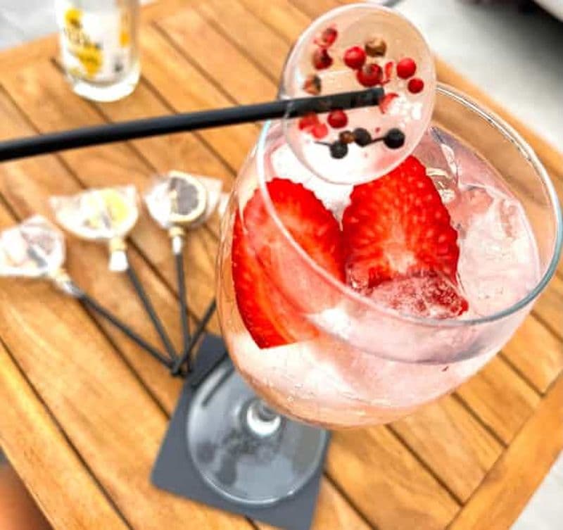 Billet Santa Pola : dégustation de gin tonic et promenade en voilier au coucher du soleil